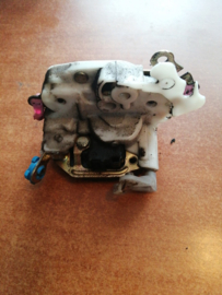 Deurslot rechtsvoor Nissan 100NX B13 80502-59J10 Gebruikt.