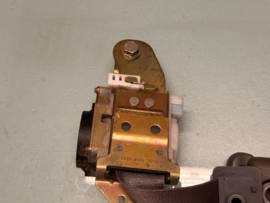 seatbelt tensioner Nissan 86885-5F810 Used part