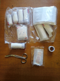Nissan ''first aid kit'' according DIN 13164 Gebruikt