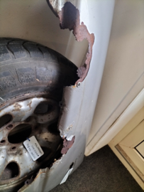 Fender-front left-hand Nissan Terrano2 R20 63101-0X030 Used part. Rust,damage.
