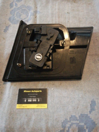 Achterlicht links-binnen Nissan Primera P10 B6555-3F100 Gebruikt.