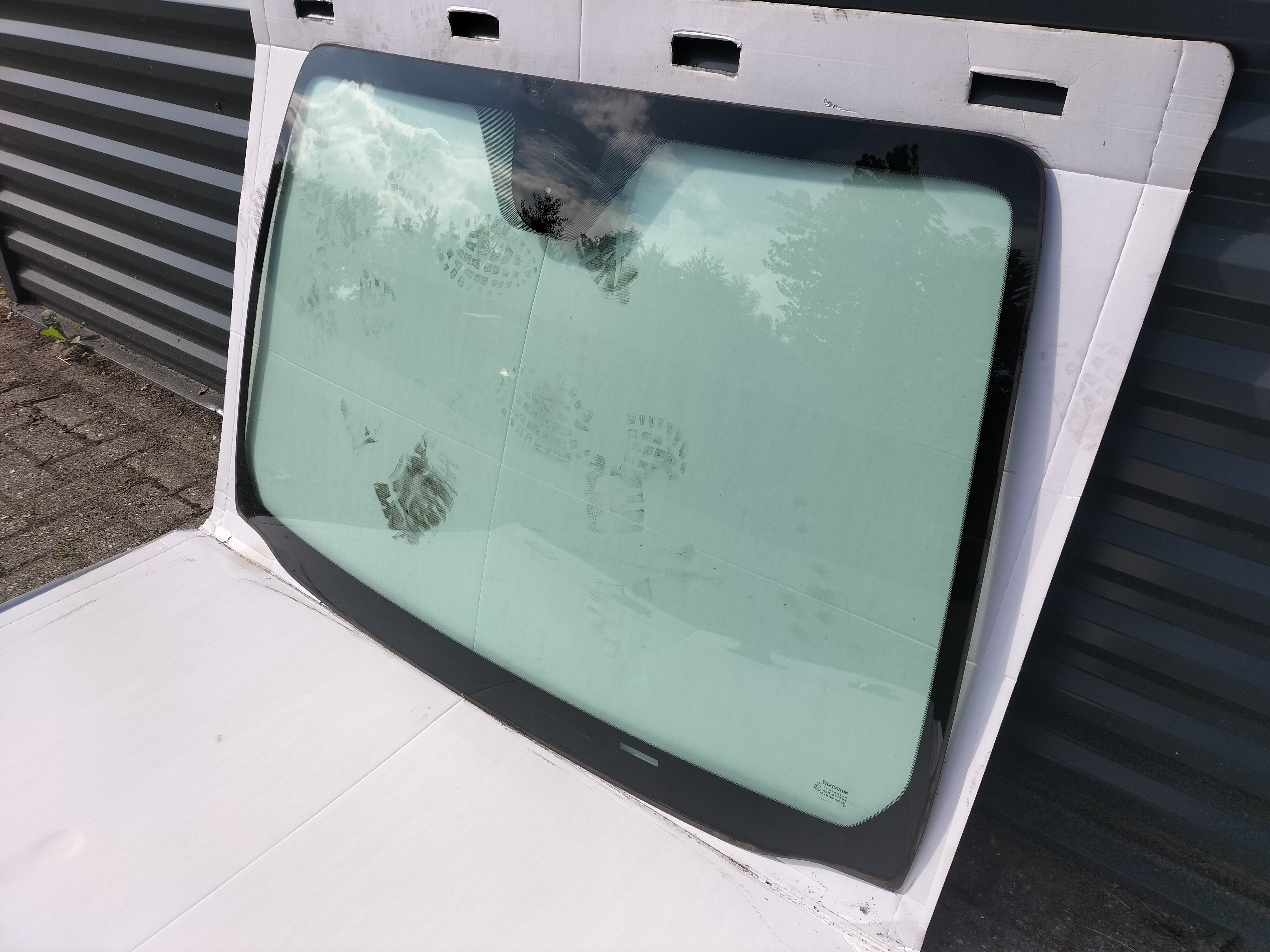 Voorruit Nissan Note E11 72700-9U01B Gebruikt.