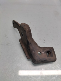 Montagesteun remslang linksvoor Nissan Primera P12 54315-AU020 Gebruikt.