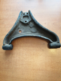Draagarm rechtsonder Datsun 100A