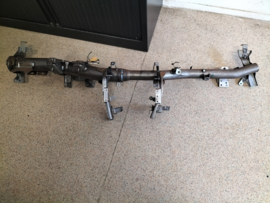 Montageframe dashboard Nissan Primera P12 67870-BA200 Gebrukt.