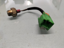 Switch-thermometer 90 degrees Nissan Bluebird 21595-01E00 Original.