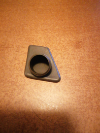 Afdekkap handgreep links Nissan Bluebird T72 80945-Q9101 Gebruikt.