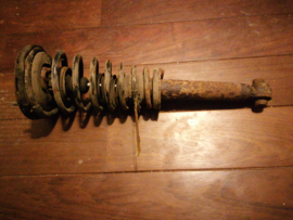 Veerpoot vooras wit/wit Nissan Primera P10 54010-86J00 + 56110-90J87 Gebruikt.