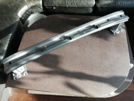 Bumpersteun achter Suzuki Vitara Hybrid 2021 65561-61M0 Gebruikt.