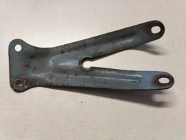 Air cleaner support L16 Datsun Bluebird 710 16573-????? Used part.