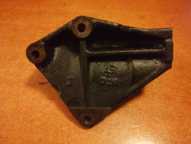 Bracket-power steering oil pump GA14/GA16 Nissan 11940-77A01 B12/ B13/ N13/ N14/ P10/ W10/ Y10 Used part.