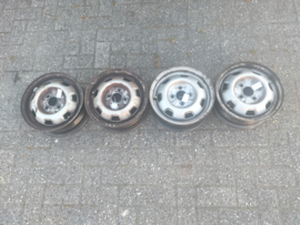 Velgenset 13 inch Nissan Micra K10 40300-24B00 (20250322) Gebruikt