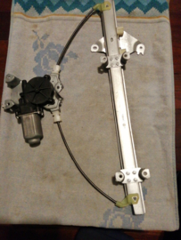 Raammechanisme linksvoor Nissan Almera Tino V10 80701-BU010
