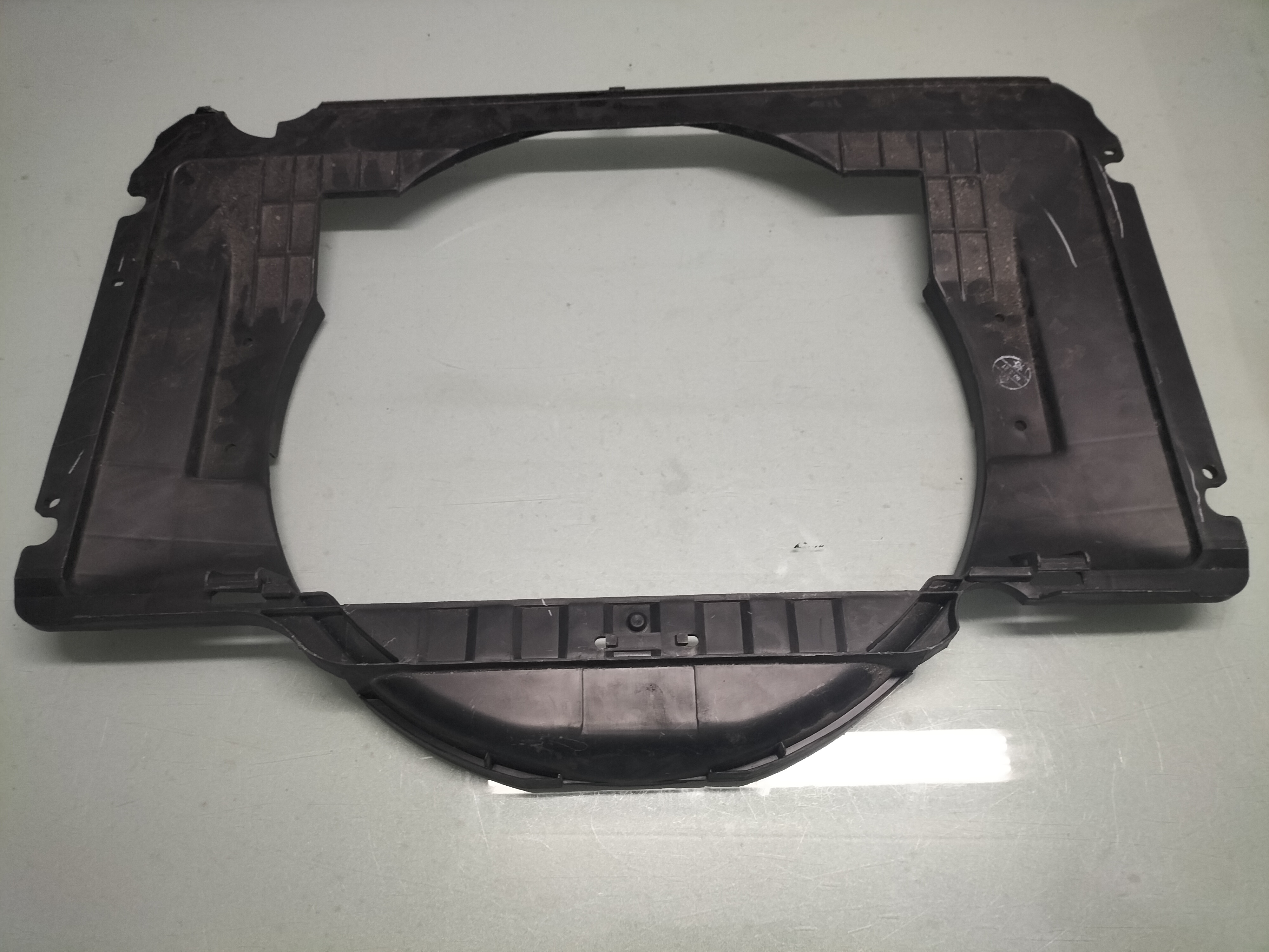 Koelventilatorhuis Nissan 21476-54W05 Origineel.
