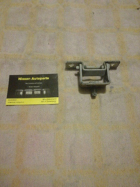Achterklepscharnier Nissan Micra K11 90400-4F130 Gebruikt.