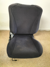 Bijrijdersstoel Nissan 100NX B13 87000-70Y13 zonder hoofdsteun. Gebruikt.