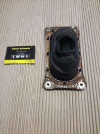Afdekplaat versnellingspookgat Nissan 74965-50J00 B13/N14/P10/Y10