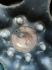 Nut-road wheel Nissan 40224-V5500 Used part.