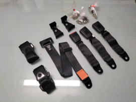 Rear Seatbelt set Nissan DB510-ST000 New.