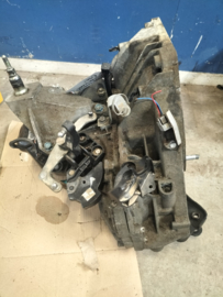 Versnellingsbak HR09DET Nissan Micra K14 32010-02Q4B (30400-00Q1K) Gebruikt. Lichte schade.