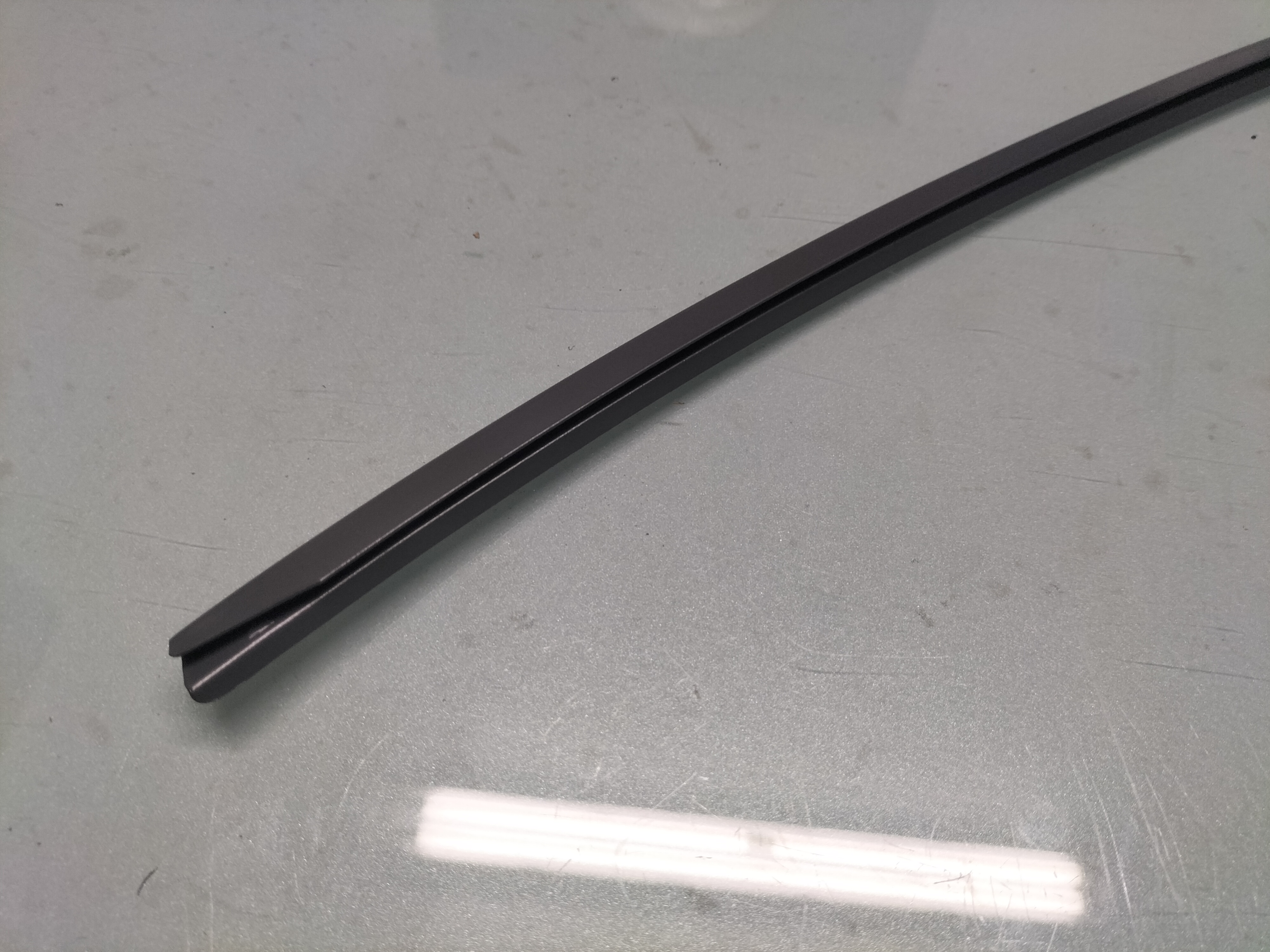 Strip gril Nissan 68120-04B00 Origineel
