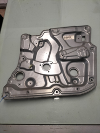 Raammechanisme Rechtsvoor Incompleet Nissan Primera P12 80770-BA200 Gebruikt.