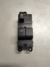 Raambedieningsshakelaar bestuurderskant Nissan Note E11 25401-9U11B Origineel.
