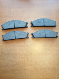 Brake pad set front axle Nissan Urvan/King van E24 41060-08N92 Original.