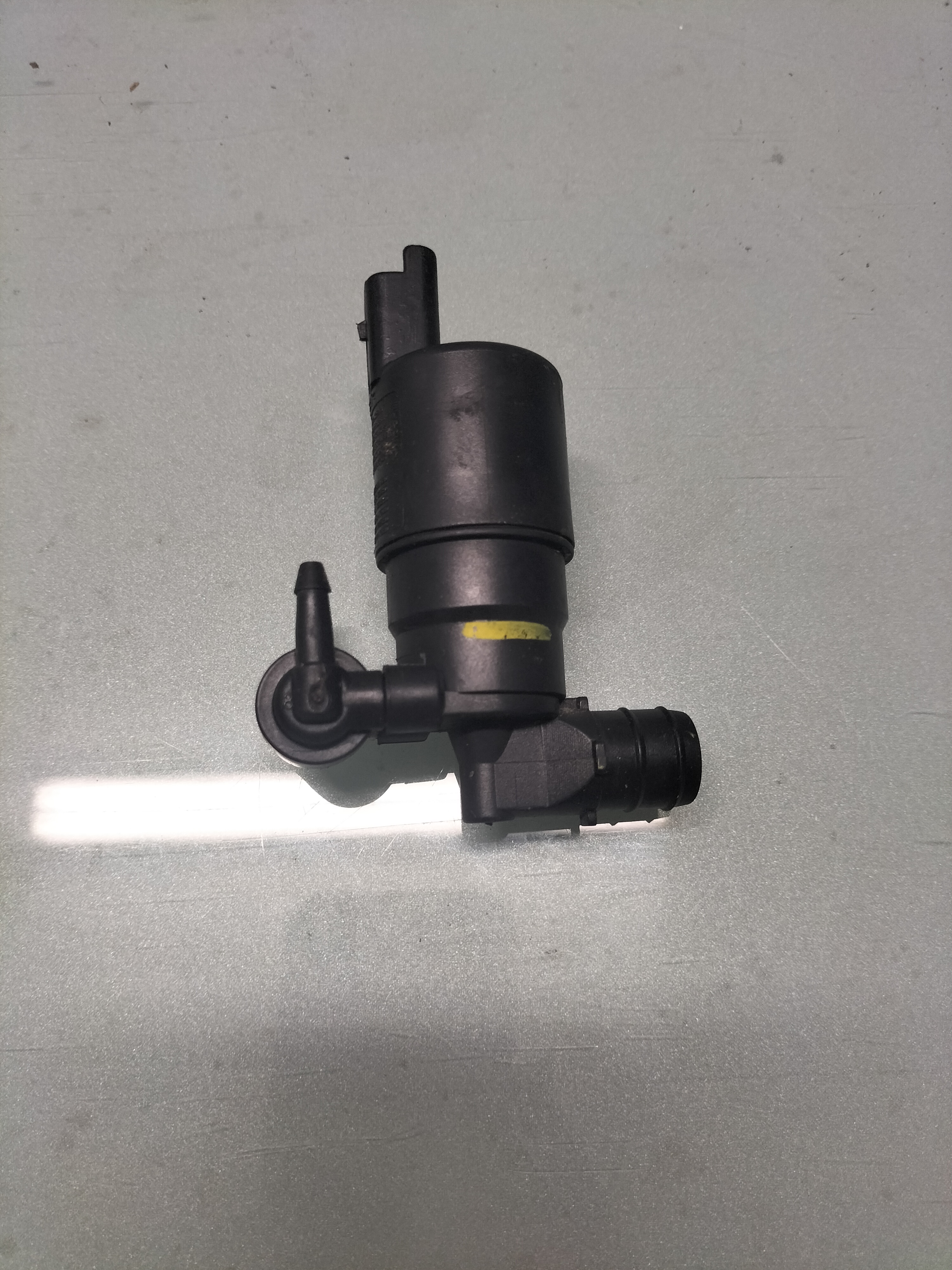 Ruitensproeierpomp Nissan Micra K14 28920-5FA0A Gebruikt