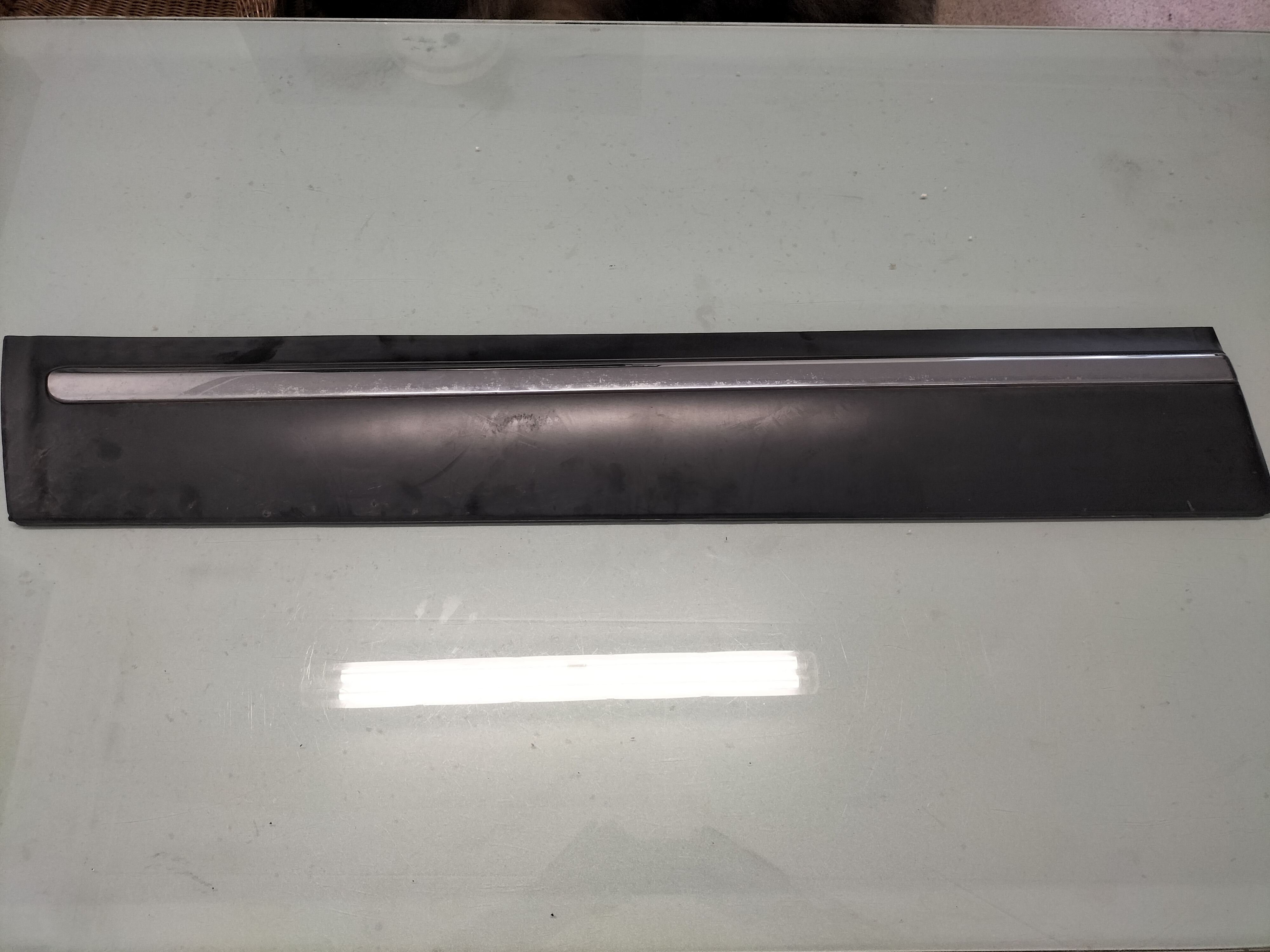 Sierstrip portier linksvoor Nissan Qashqai J10/ JJ10 80871-JE20C Gebruikt.