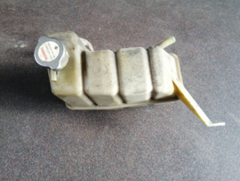 Tank reserve TD15 Nissan Micra K11 21710-6F600 Damage.