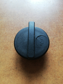 Cap oil filler Nissan 15255-90J00 C23/ K11/ K12/ N16/ P10/ P11/ P12/ V10/ WP11 New.