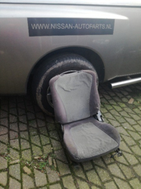 Bestuurdersstoel Nissan 100NX B13 87050-71Y70 zonder hoofdsteun, lichte schade.