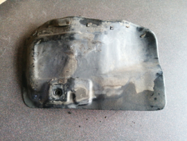 Cover-splash, hoodledge front right-hand Nissan 300ZX Z31 63830-07P00 Used part.