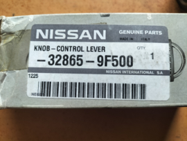 Knob-control lever Nissan 32865-9F500 N16/ P11/ V10 Original.