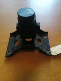 Insulator engine mounting, front left-hand SR20DE Nissan Primera P11 11220-9F510 Used part.