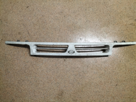 Grille assy-front Nissan 62310-5F020 (62310-4F100) Used part.