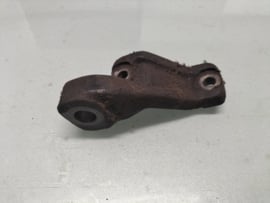 Versnellingsbaksteun Datsun Cherry E10 32179-M0101 Gebruikt.