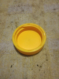 Cap tank Nissan 21712-50M01 A32/ B13/ CA33/ D21/ D22/ D22S/ E24/ F23/ GC22/ J30/ K10/ LCD22/ M11/ N13/ N14/ N15/ R50/ S14/ T30/  W10/ WD21/  Y10/ Y61 Original.