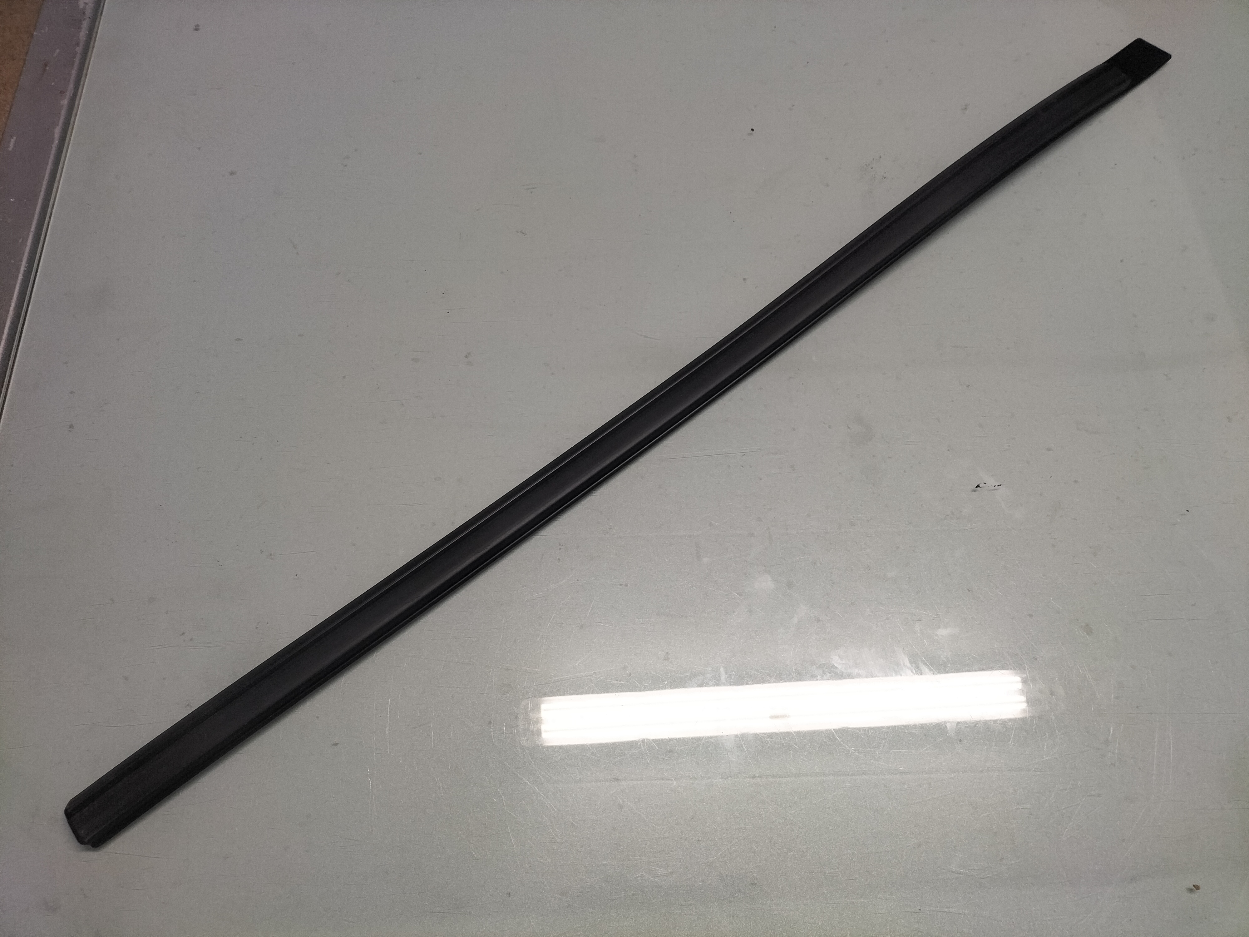 Sierlijst Nissan 80873-28E05 Origineel.