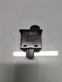 Switch assy-retractor Nissan 25190-0F000 Used part