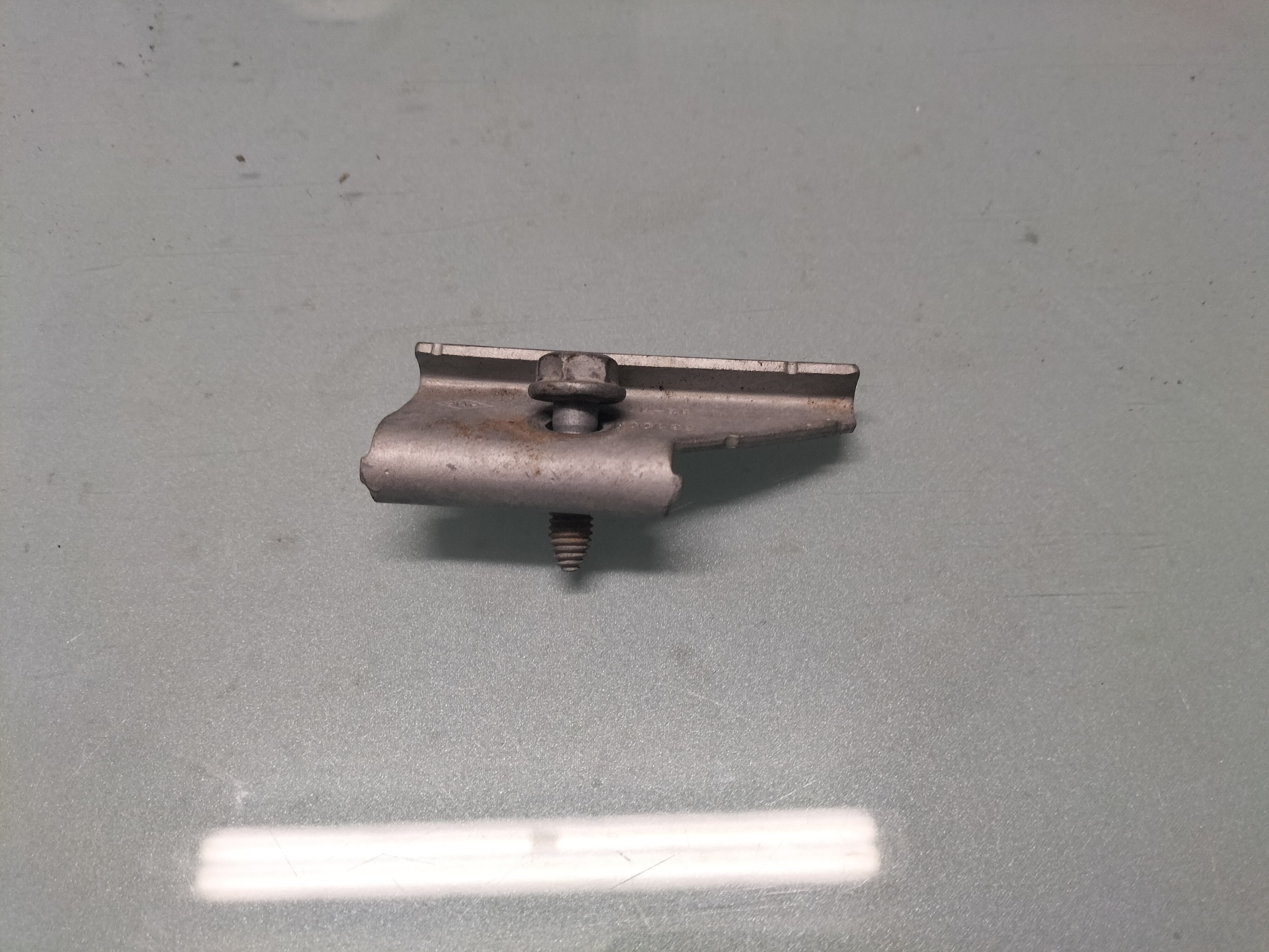 Accu ondersteuning Nissan Micra K14 64138-00Q0B Gebruikt