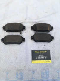 Remblokset achteras Nissan D4060-4EA0B J11/ T32 Jong gebruikt.
