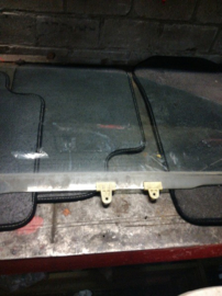 Portierruit rechtsvoor Nissan Sunny N14 80300-50C00 Gebruikt.