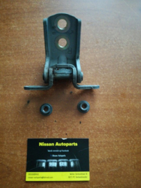 Hinge door Nissan 82421-2F030 E11/ J10/ K12/ N16 /P11/ P12/ WP11 Used part.
