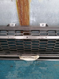 Grille-front Datsun Sunny B210 Coupe 62302-H7427 Used part.