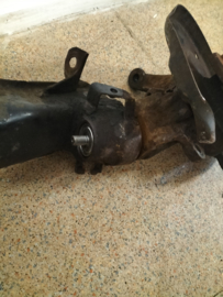 Draagarm + wielnaafsamenstelling rechtsvoor Nissan Primera P11/ WP11 54592-7J126 + 40011-2J500 Gebruikt.