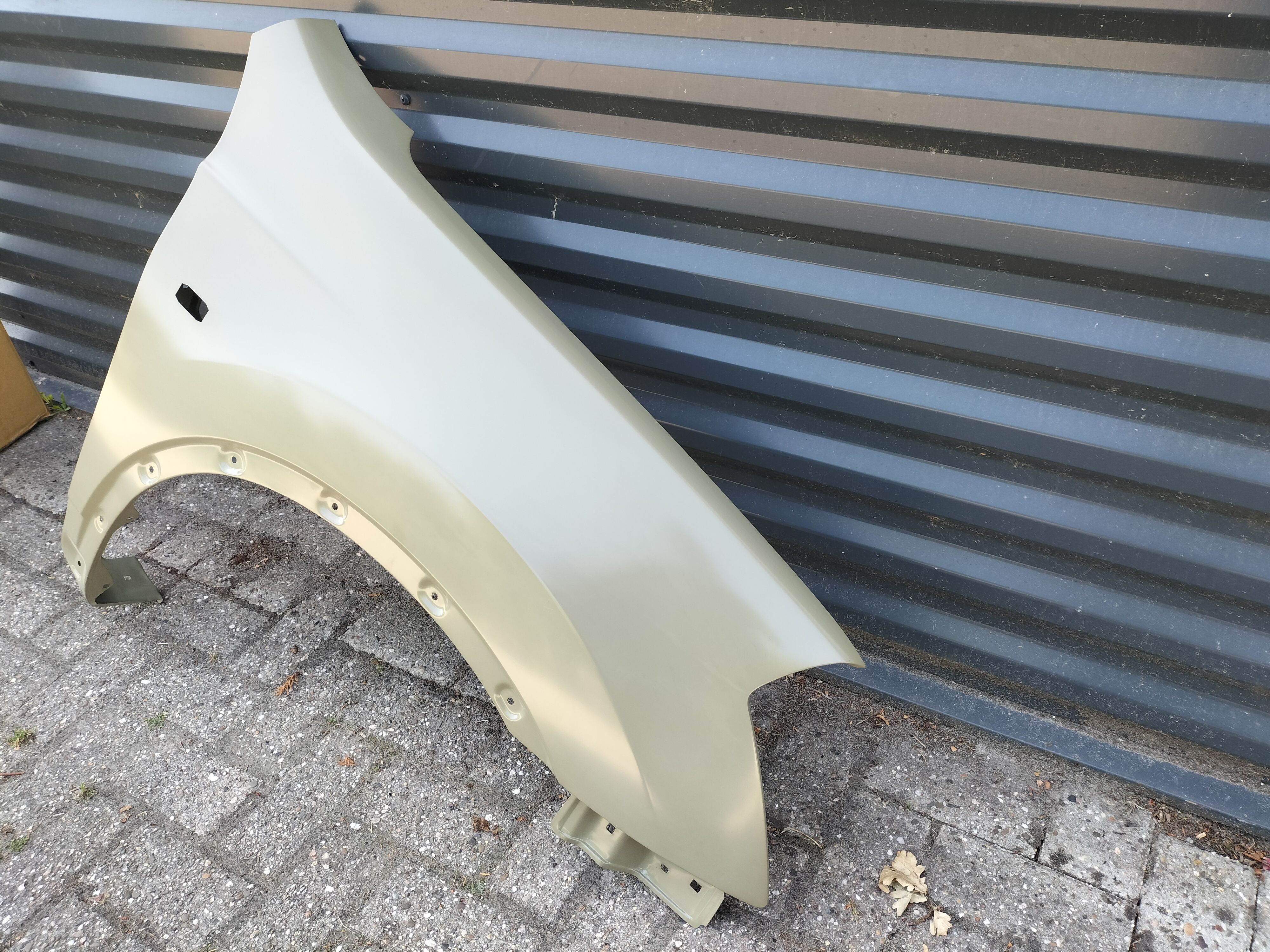 Fender-front, right-hand Nissan Qashqai J10/JJ10 F3100-JD0MA New.