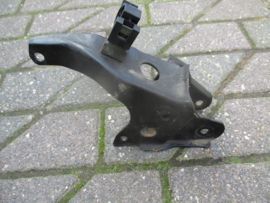 Bracket-engine mounting, rear Nissan Micra K11 11332-4F401 Used part.