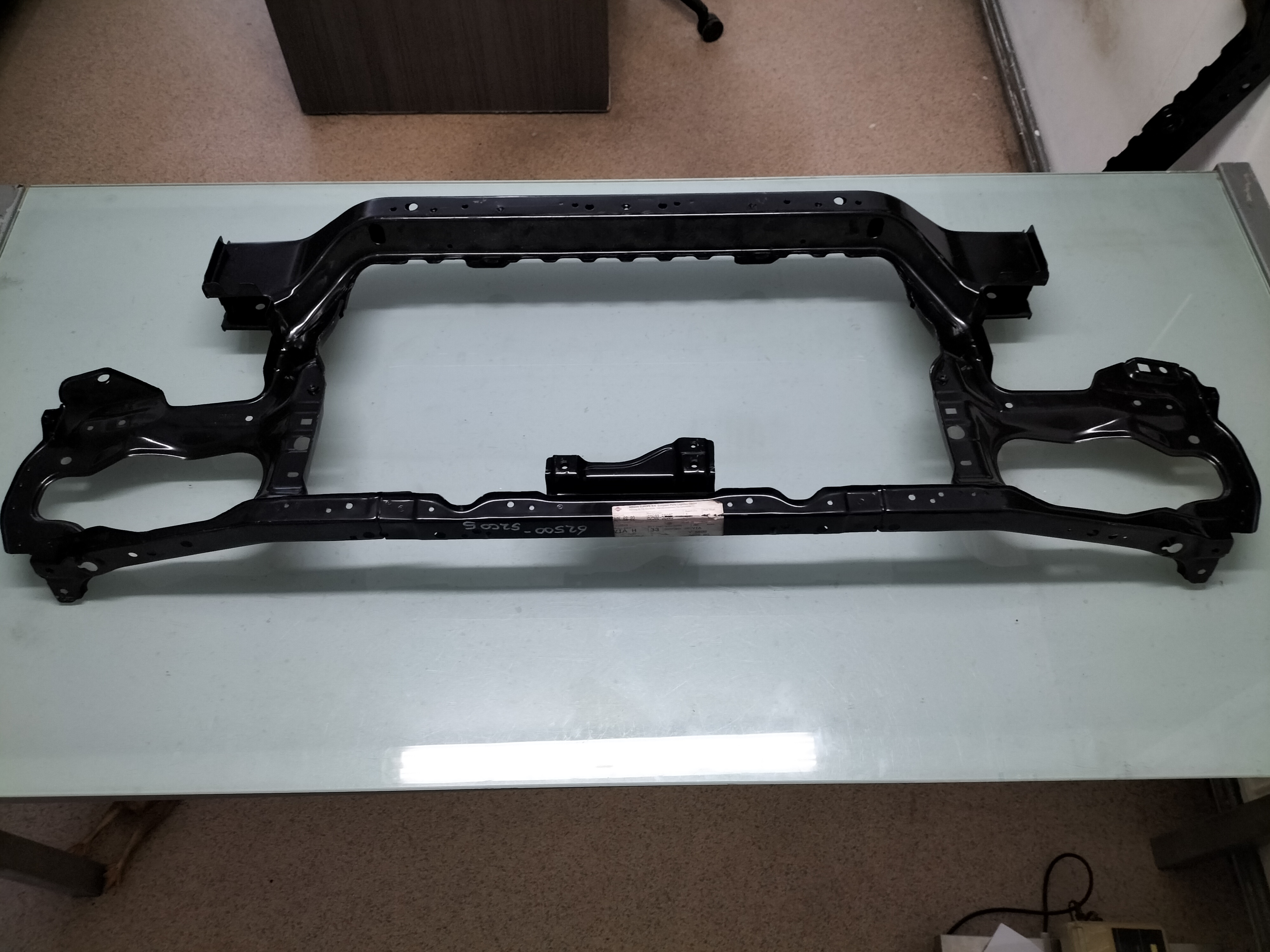 Radiateur frame Nissan 62500-52C05 Origineel